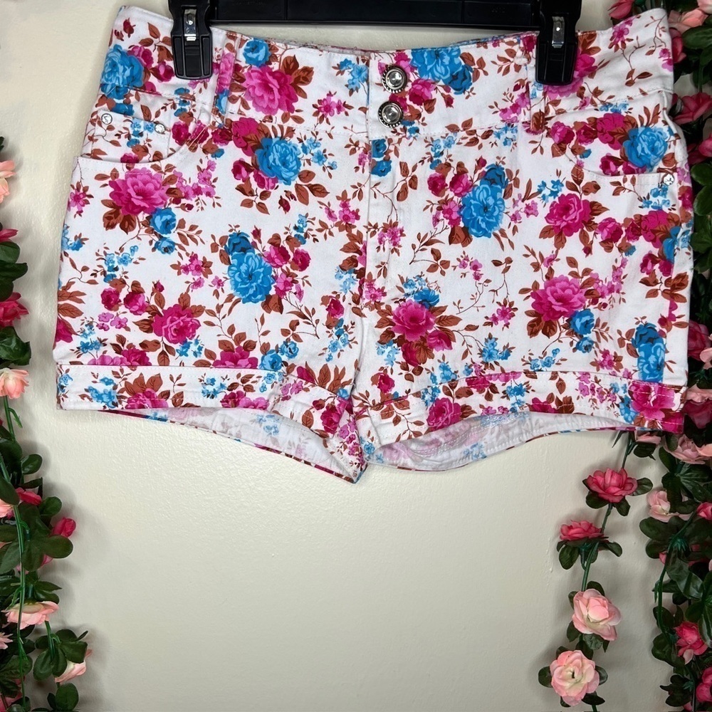 QQMY White Blue Pink Denim Jean Shorts Women’s Juniors 17/18 Floral Comfort
